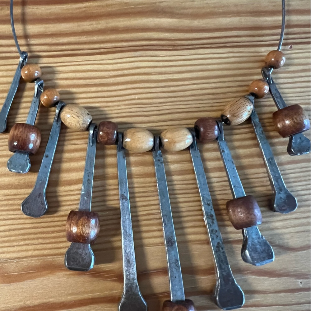 Authentic 1960’s Wood Bead and Hammered Metal Necklace - Picture 4 of 6